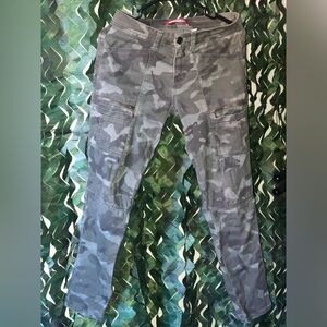 UNIONBAY Gray Camo Cargo Pants